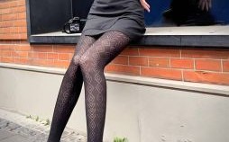 哪个星座女生穿丝袜最迷人？12星座穿搭美学深度解析！